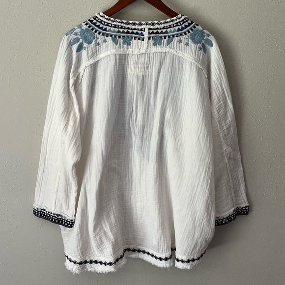 Johnny Was Vedera Gauze Blouse White Blue Sz XL IT HAS POCKETS!! - Picture 14 of 14